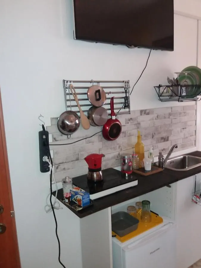 Roma Trastevere Station Homestay